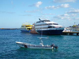 コズメルと対岸のプラヤデルカルメンを結ぶ高速船